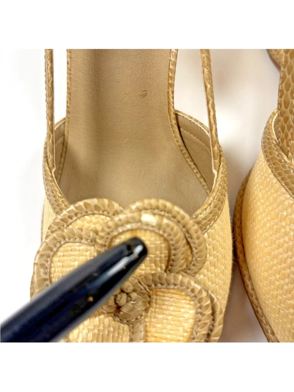 VTG Y2K Sandals Sz 7 Tan Raffia Peep Toe Slingback Wedge Me Too Flower Cottageco